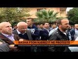 Basha fton njerëzit në protestë - Top Channel Albania - News - Lajme