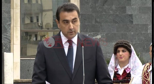 Shtatorja e Dedë Gjon Lulit vendoset te Muzeu Kombëtar- Ora News- Lajmi i fundit-