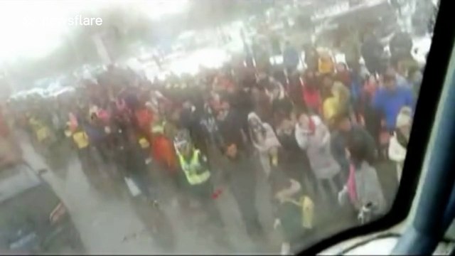 Snowstorm batters central China, causing massive traffic problems