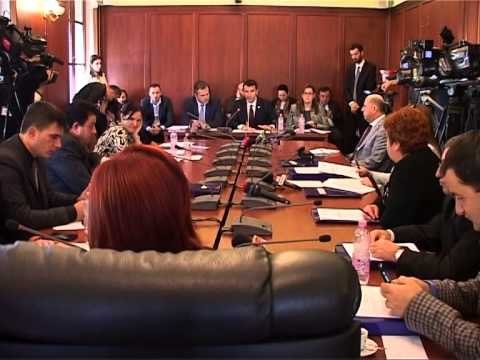 MINISTRI I MIREQENIES VELIAJ PRANON SE PER VITIN E ARDHSHEM NUK KA FONDE SHTESE PER FASONET LAJM