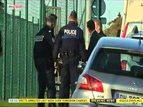 POLICIA FRANCEZE NE KERKIM TE NJE TIGRI QE KA DALE NGA KAFAZI NE RRETHINAT E PARISIT LAJM