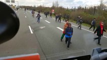 chauffeur routier vs Migrants à Calais