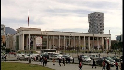 BBC: SHQIPERIA E MBERTHYER NGA KORRUPSIONI DHE PAPUNESIA