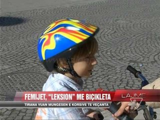 Fëmijët, “leksion” me biçikleta - News, Lajme - Vizion Plus