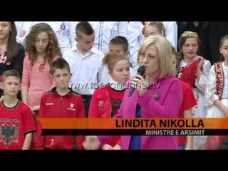 Nikolla viziton shkollën "Musine Kokalari" - Top Channel Albania - News - Lajme