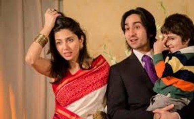 پاکستانی اداکار شہریار خان اور ماہرہ خان کا ایک دلچسپ انداز۔۔۔۔۔۔