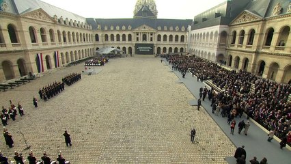 Aux Invalides, hommage aux victimes du 13 novembre
