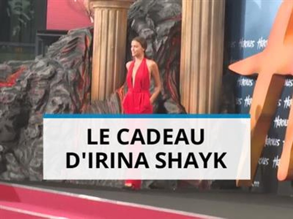 Les stars sont sexy mais s'empiffrent pour Thanksgiving