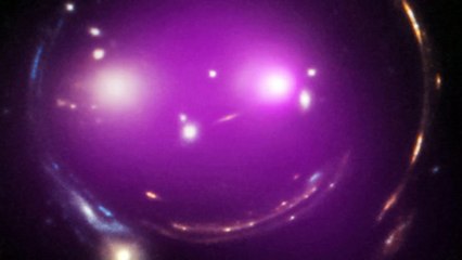 Gato de Cheshire Cósmico para celebrar 100 años de Teoría de la Relatividad