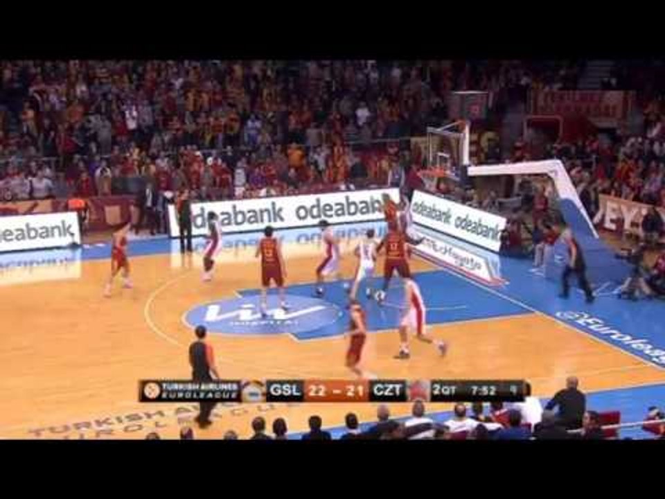 VRITET NJE TIFOZ SERB NE STAMBOLL TIFOZET TURQ KENDOJNE NE KOR PER KOSOVEN LAJM