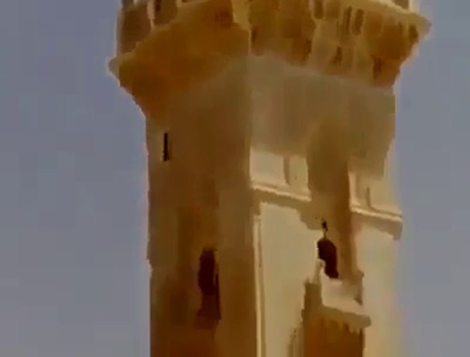 روزہ رسول ﷺ کو غسل دیا جا رہا ہے