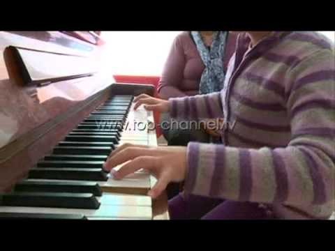 Talentet e reja muzikore të shkollës “Dëshmorët e Lirisë” - Top Channel Albania - News - Lajme