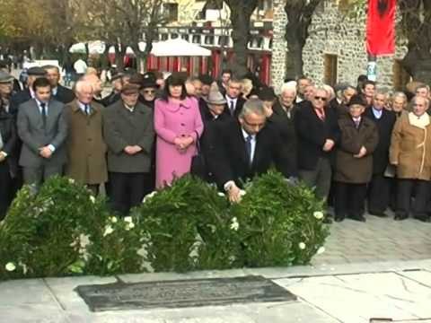 KORÇE,PERKUJTOHET 102 VJETORI I PAVARESISE, MITROPOLITI BEKON FLAMURIN KOMBETAR LAJM