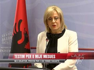 Télécharger la video: Testim për 8 mijë mësues - News, Lajme - Vizion Plus