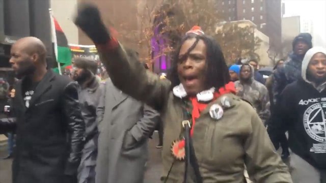 Chicago protesters take to streets on Black Friday