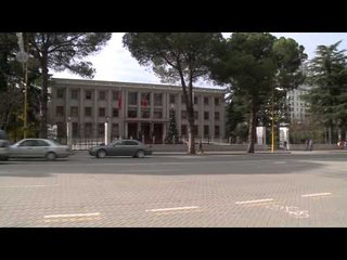 VENDET VAKANTE NE GJYKATEN E LARTE, PRESIDENTI HAP PER TE TRETEN HERE PROCEDUREN E APLIKIMIT