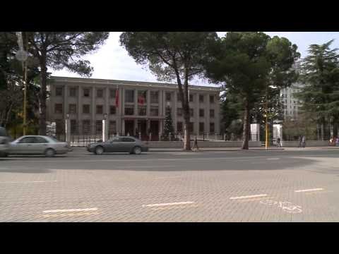 VENDET VAKANTE NE GJYKATEN E LARTE, PRESIDENTI HAP PER TE TRETEN HERE PROCEDUREN E APLIKIMIT