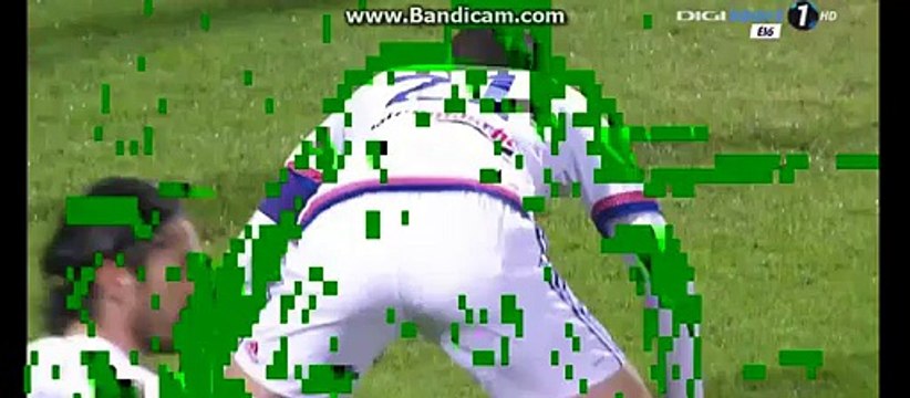 Maxime Gonalons Funny Own Goal - Lyon 0-1 Montpellier - Ligue 1 - 27-11-2015