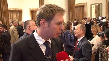 “AHMET ZOGU, PRESIDENTI QE U BE MBRET”, CEREMONI PROMOVUESE NE PALLATIN E BRIGADAVE