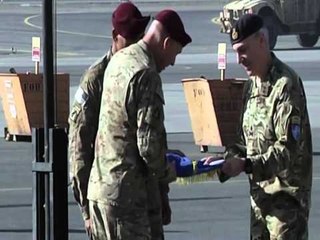 ULET FLAMURI NE KABUL ZHVILLOHET CEREMONIA E LARGIMIT TE TRUPAVE TE HUAJA LAJM