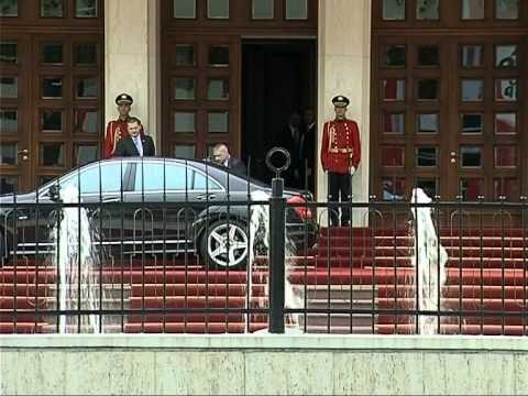 RAMA TAKON PRESIDENTIN NISHANI,DISKUTOHET SERISH PER GUVERNATORIN E RI LAJM