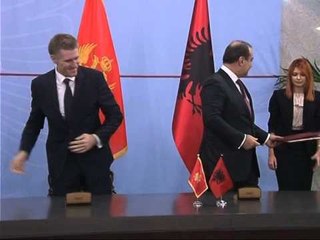 SHQIPERIA E MALI I ZI NJOHJE E NDERSJELLTE E PATENTAVE,TUZI DO KETE STATUS TE VEÇANTE LAJM