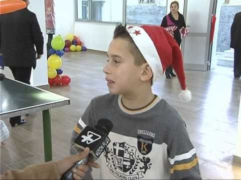 “TE FESTOJME SE BASHKU” GJIMNAZISTET E TIRANES JAPIN DHURATA PER FEMIJET JETIME LAJM