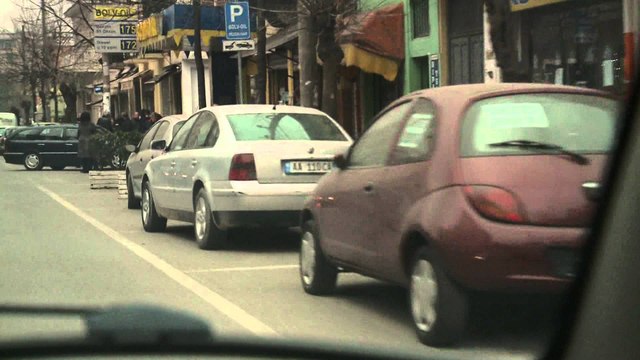 ZAPTIMI I PARKINGJEVE PUBLIKE, ASGJE S'KA NDRYSHUAR 6 MUAJ NGA LETRA E MINISTRIT TAHIRI