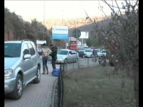 EMIGRANTET KTHEHEN PER FESTA NE ATDHE RRADHE TE GJATA NE KAPSHTICE LAJM