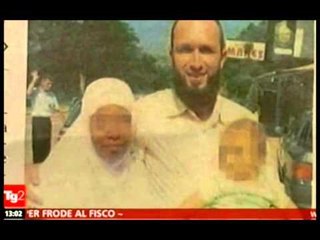 NGJARJE E RRALLE NENA NJEH NE FOTO DJALIN TRE VJEÇAR NE DUART E NJE XHIHADISTI NE SIRI LAJM