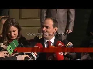 Krerët e shtetit urojnë ditën e Krishtlindjeve - Top Channel Albania - News - Lajme