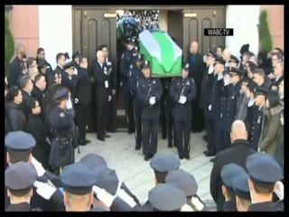 25 MIJE POLICE PJESE E CEREMONISE SE VARRIMIT TE KOLEGUT TE VRARE NE NEW YORK LAJM