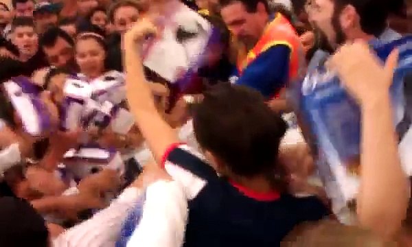 Crazy riot at Walmart over black friday items