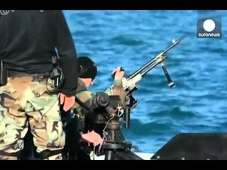 ANIJA QE DHA ALARMIN SOS PRANE KORFUZIT ANKOROHET NE ITALI ME 700 EMIGRANTE NE BORD LAJM