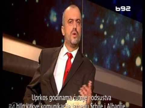 TV “B92” HUMOR ME EDI RAMEN,AKTORI SERB IMITON KRYEMINISTRIN DHE FLET SHQIP LAJM