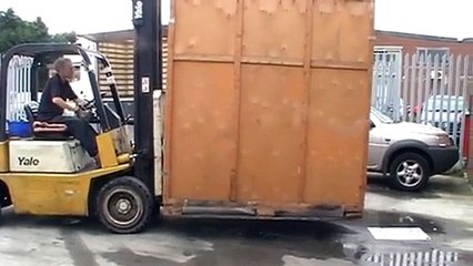 Unloading a vehicle at Stubbs Removers