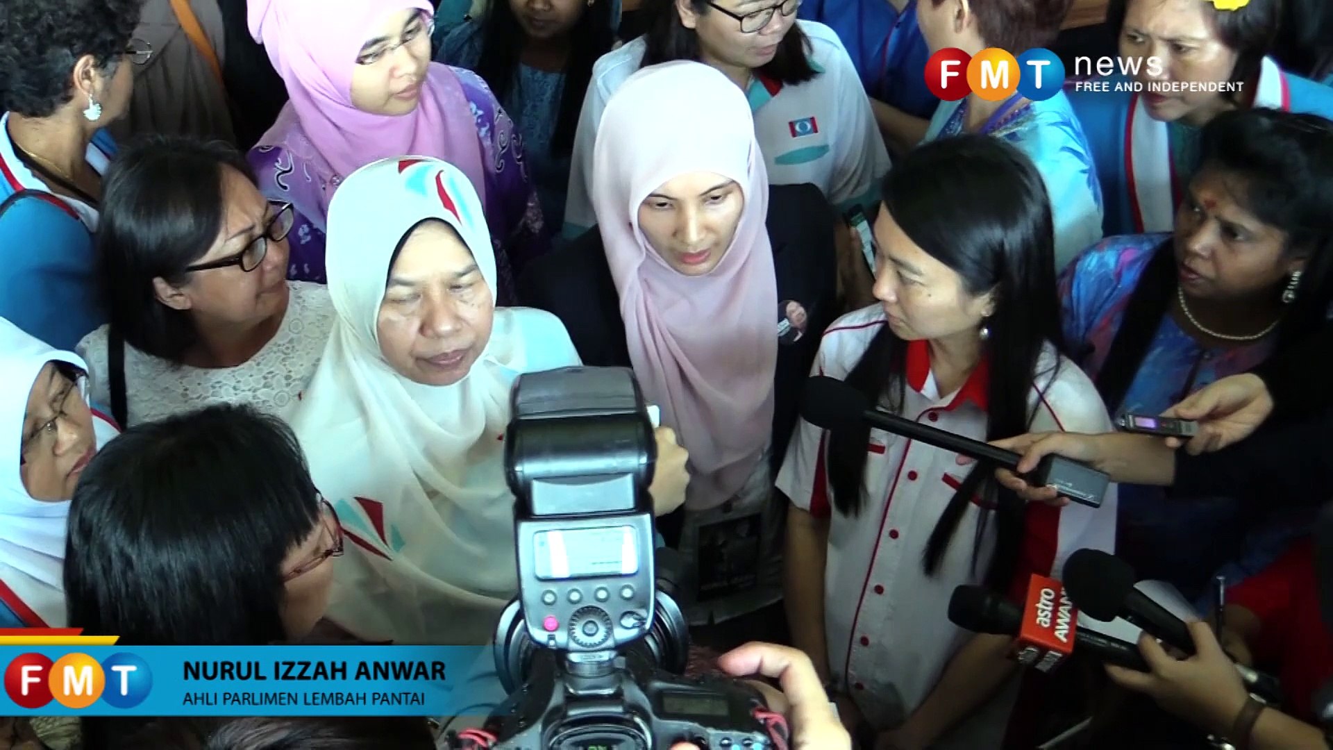 Nurul apologizes after photo with Sulu rep