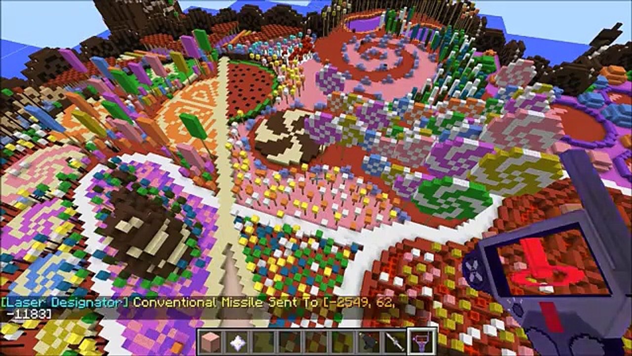 PIGZILLA MOD VS CANDYLAND - Minecraft Mods Vs Maps (Pig Meteor & Missles)
