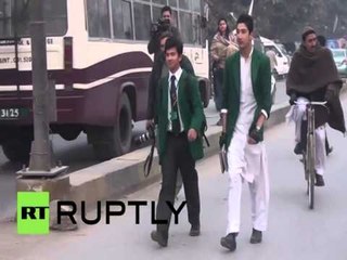 RIHAPET SHKOLLA QE U GODIT NGA TALEBANET NE PESHAWAR TE PAKISTANIT LAJM