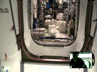 ALARM FALS NE STACIONIN HAPESINOR ISS EVAKUOHEN PERKOHESISHT ASTRONAUTET LAJM