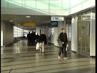 FRANCE,LE PEN KERKON VENDOSJEN E DENIMIT ME VDEKJE PER TE LUFTUAR TERRORIZMIN LAJM