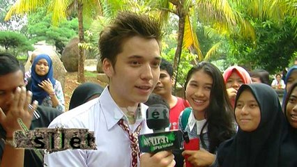 Stefan Diserbu Fans di Lokasi Syuting - Silet 28 November 2015