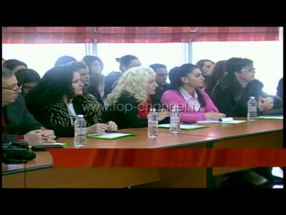 Avokatët: Të ndryshohet Kushtetuta - Top Channel Albania - News - Lajme