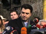 PROTESTA E PD PER NAFTEN DHJETRA MAKINA FIKEN NE RRUGE DHJETRA TE TJERA REFUZOJNE LAJM