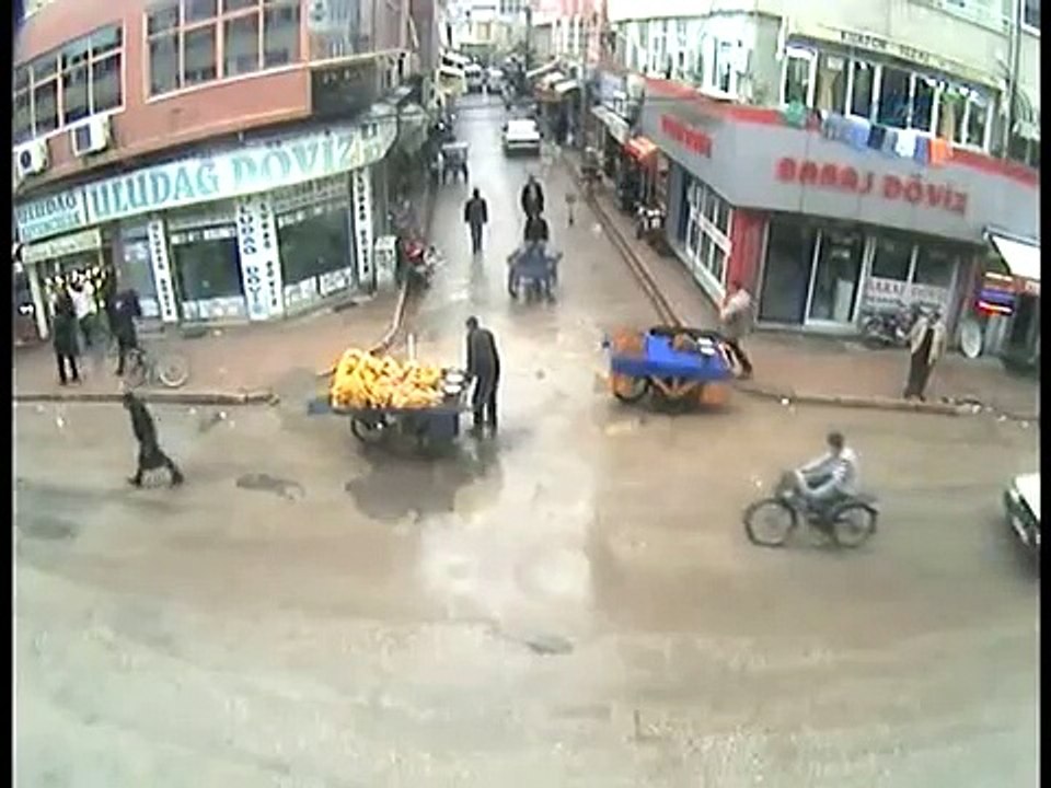 Komedi Filmi Gibi Mobese Görüntüleri