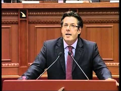 PILOTI I DROGES ISHTE ME LEJE TE ZAKONSHME DHE KA DALE JASHTE KUFIRIT PA LEJE LAJM