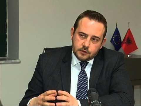 ZYRTARI I MINISTRISE SE EKONOMISE THOTE SE NUK KEMI ÇMIMIN ME TE LARTE TE NAFTES NE RAJON LAJM