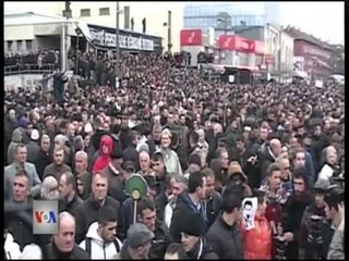 ISA MUSTAFA PARALAJMERON NDRYSHIME NE QEVERI,JABLLANOVIC MUND TE LARGOHET LAJM