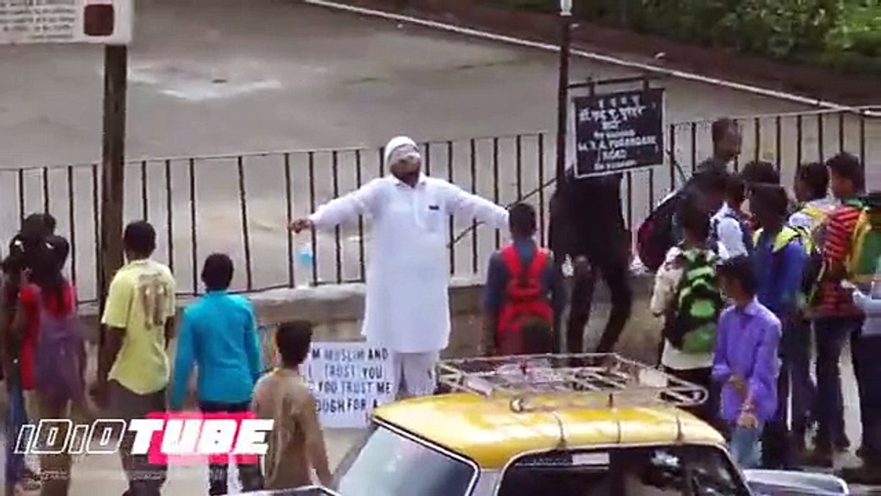 See What Happened with this Muslim when he Opened his Arm for Hug in India
