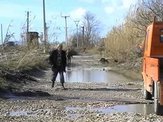 BIEN PRURJET POR SITUATA ESHTE ALARMANTE NE FIER DHE VLORE, HAPET AUTOSTRADA LAJM